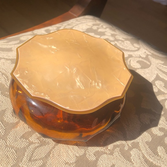 Vintage/Antique Amber Coloured Glass Powder Jar with Lid for Loose makeup powder - Picture 2 of 7